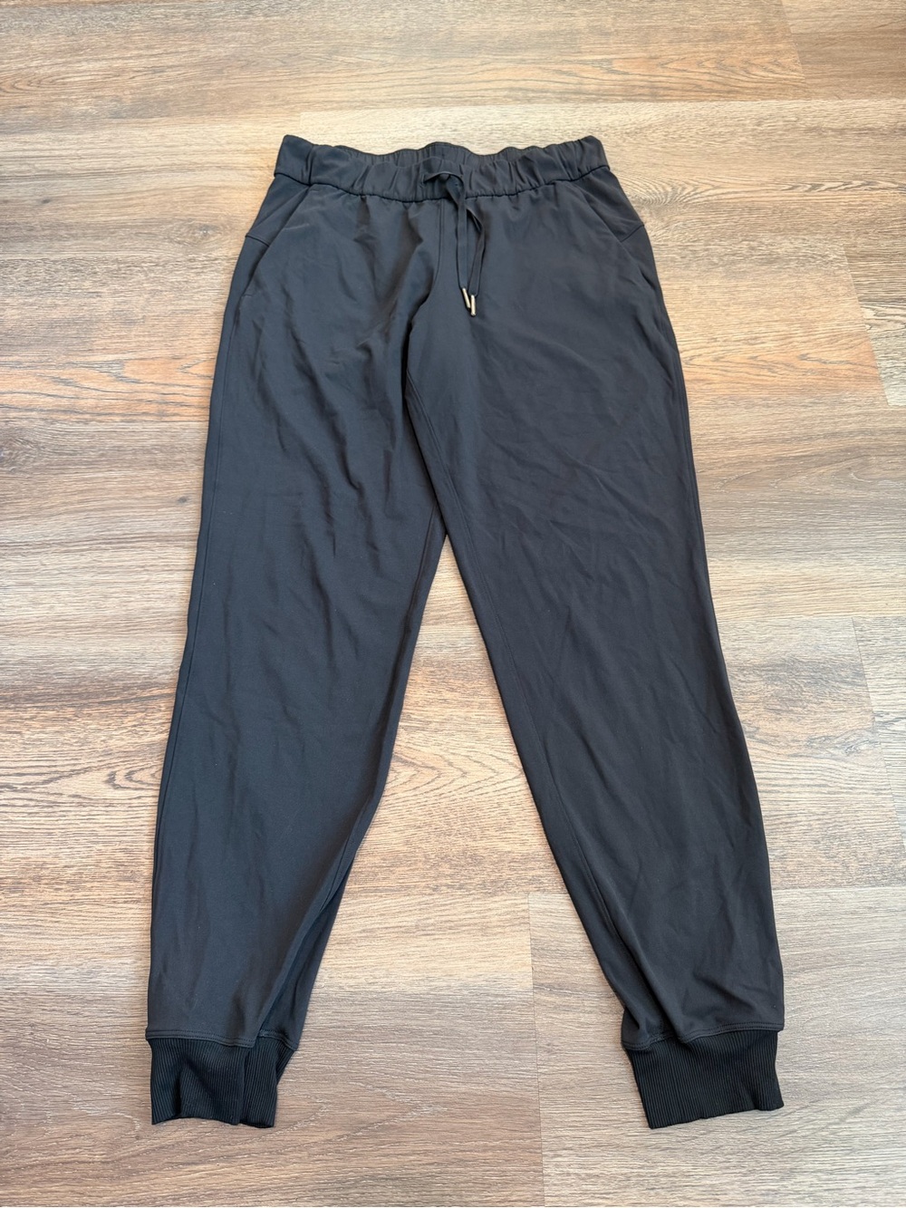Lululemon On The Fly Jogger Full-On Luxtreme Black Mid Rise Size 6